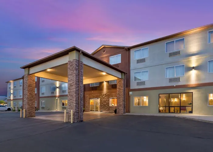 Best Western Plus The Four Corners Inn